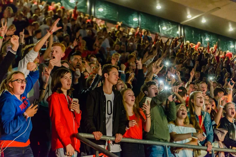 Vomar Voordeelmarkt Jubileum met vuurwerk boven het stadion in AZ Stadion, Alkmaar, sfeerbeeld 6
