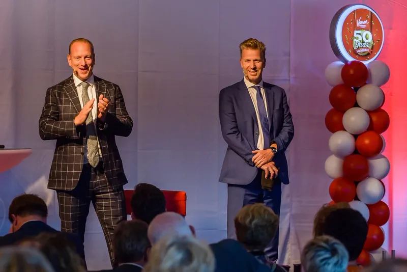 Vomar Voordeelmarkt Jubileum met vuurwerk boven het stadion in AZ Stadion, Alkmaar, sfeerbeeld 8