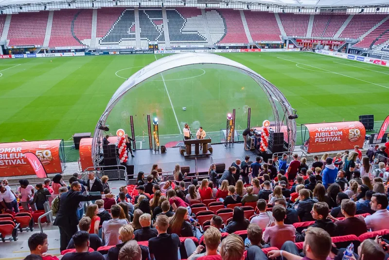 Vomar Voordeelmarkt - Jubileum met vuurwerk boven het stadion in AZ Stadion, Alkmaar