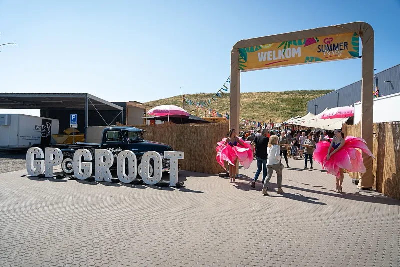 Entree van het bedrijfsfestival van GP Groot op eigen terrein